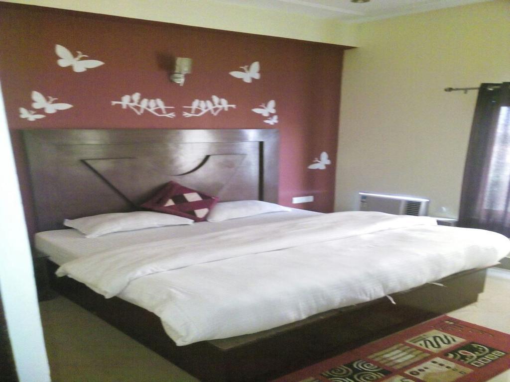 Hotel New Park Plaza Haridvár Kültér fotó