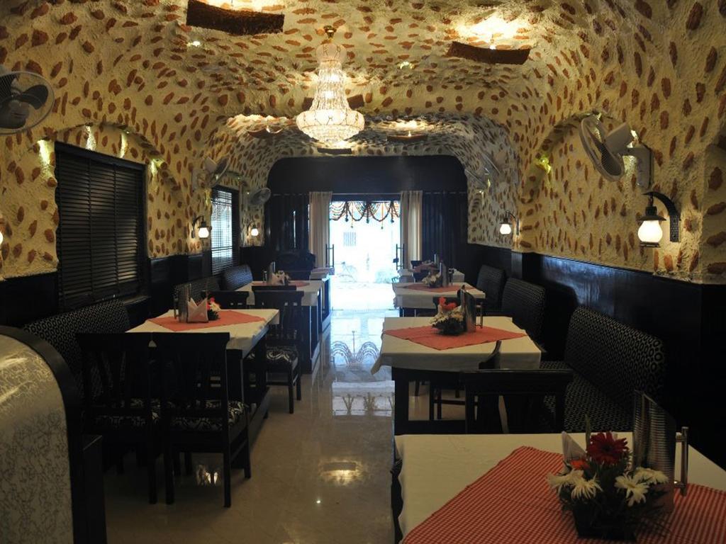 Hotel New Park Plaza Haridvár Kültér fotó