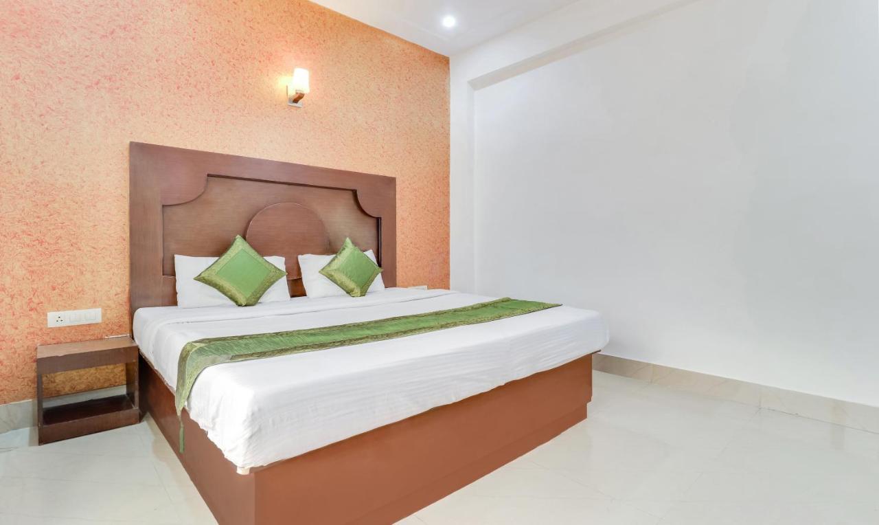 Hotel New Park Plaza Haridvár Kültér fotó